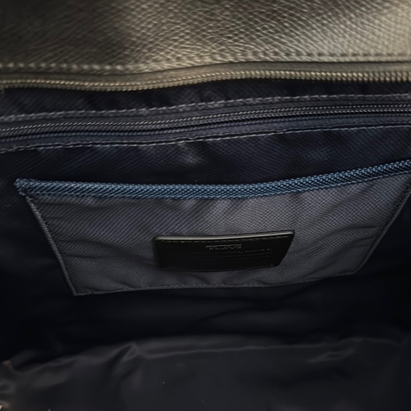 Tumi Sinclair Q Black Tote Bag with Sleek Design - Picture 10 of 14